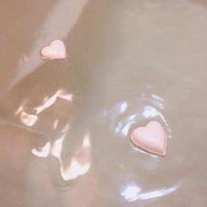 宁荣荣穿jK跳钢管舞
